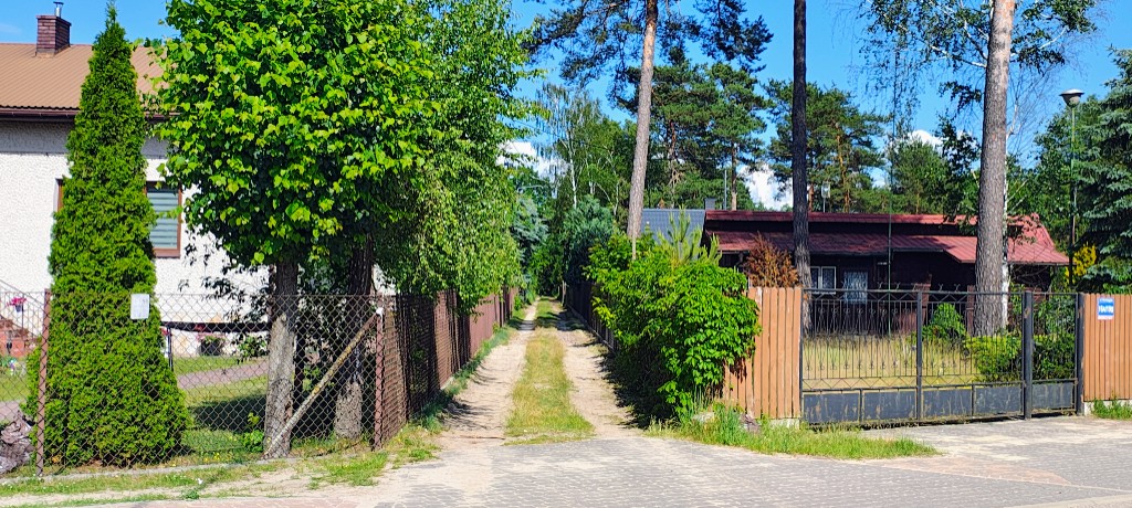 Ścieżka do działki